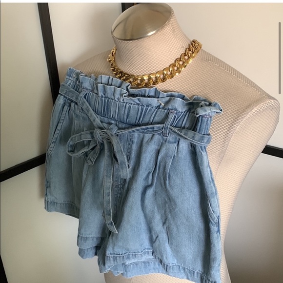 American Eagle Paper Bag Shorts w/ Tie and elastic wasistband - Picture 2 of 5